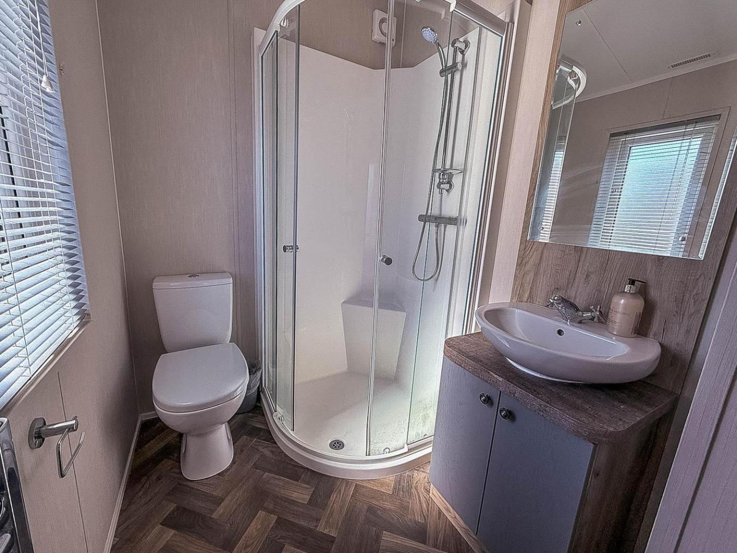 Stunning 6 Berth Lodge With Full Sea Views In Suffolk Ref 68007Cr Lowestoft Extérieur photo