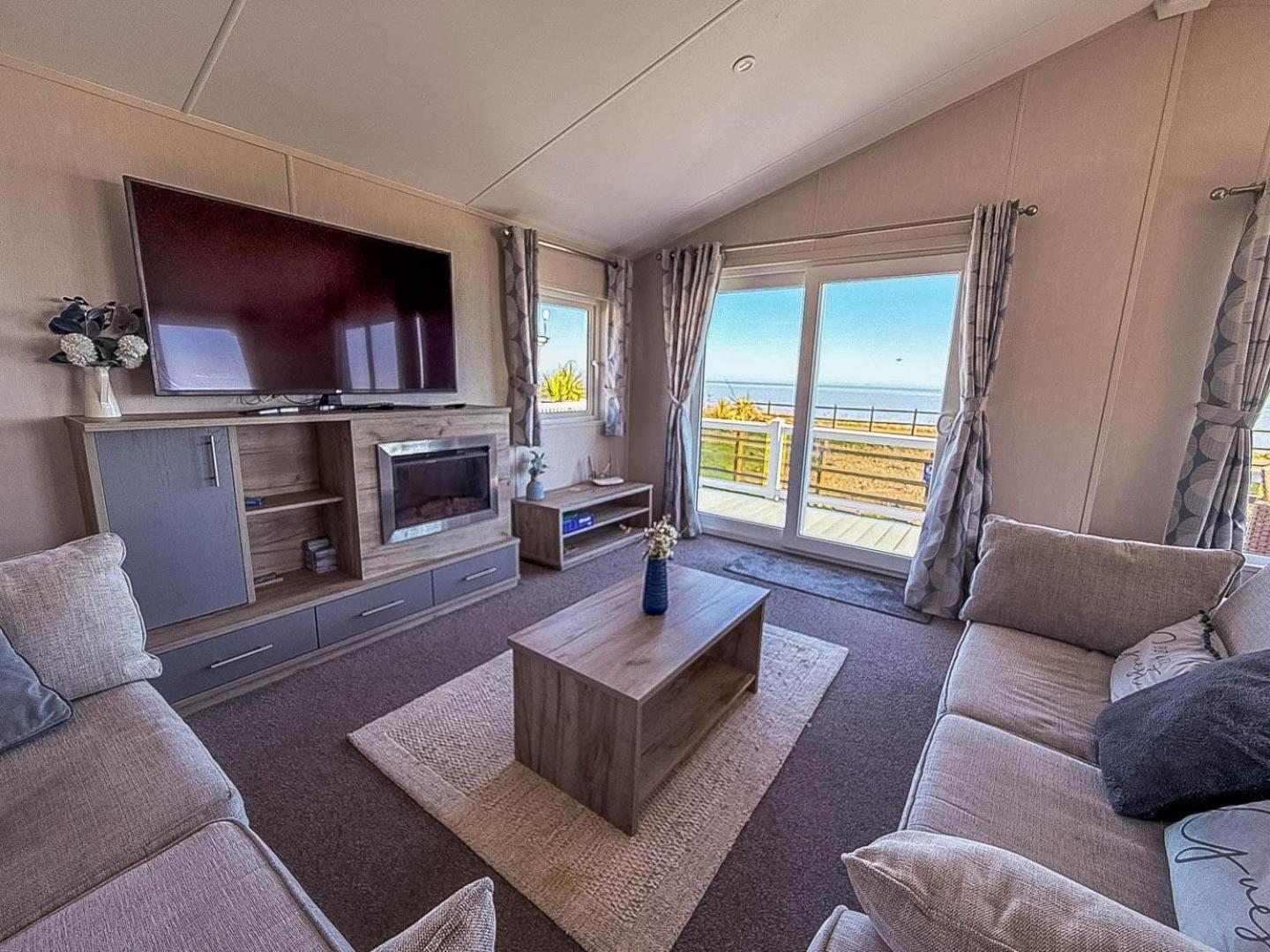 Stunning 6 Berth Lodge With Full Sea Views In Suffolk Ref 68007Cr Lowestoft Extérieur photo