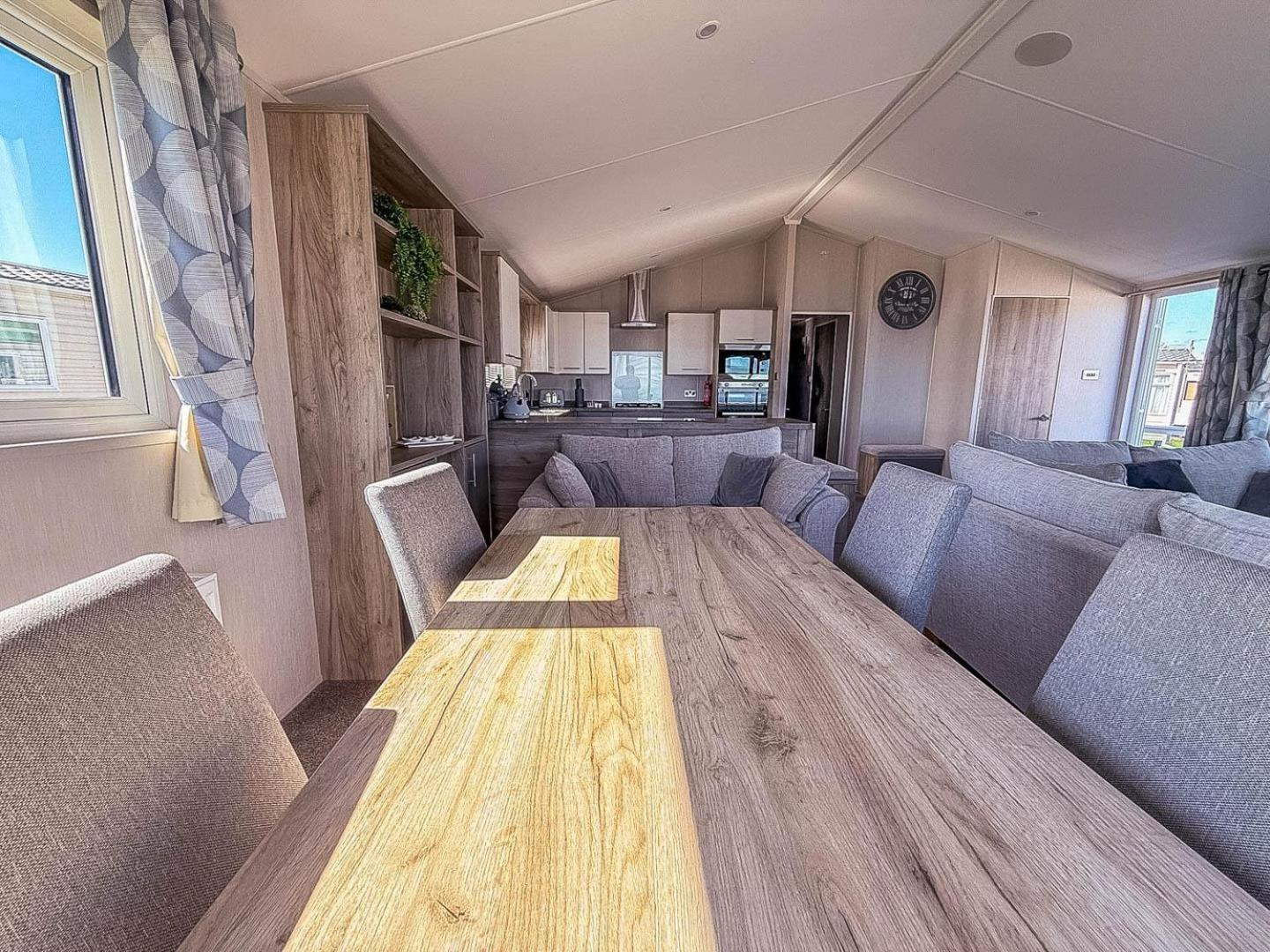 Stunning 6 Berth Lodge With Full Sea Views In Suffolk Ref 68007Cr Lowestoft Extérieur photo